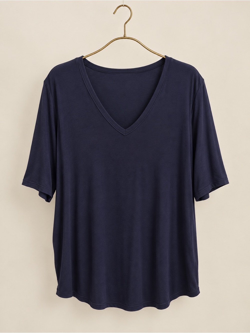 Universal Standard Lily Liquid Jersey V-Neck Tee Navy S 14/16